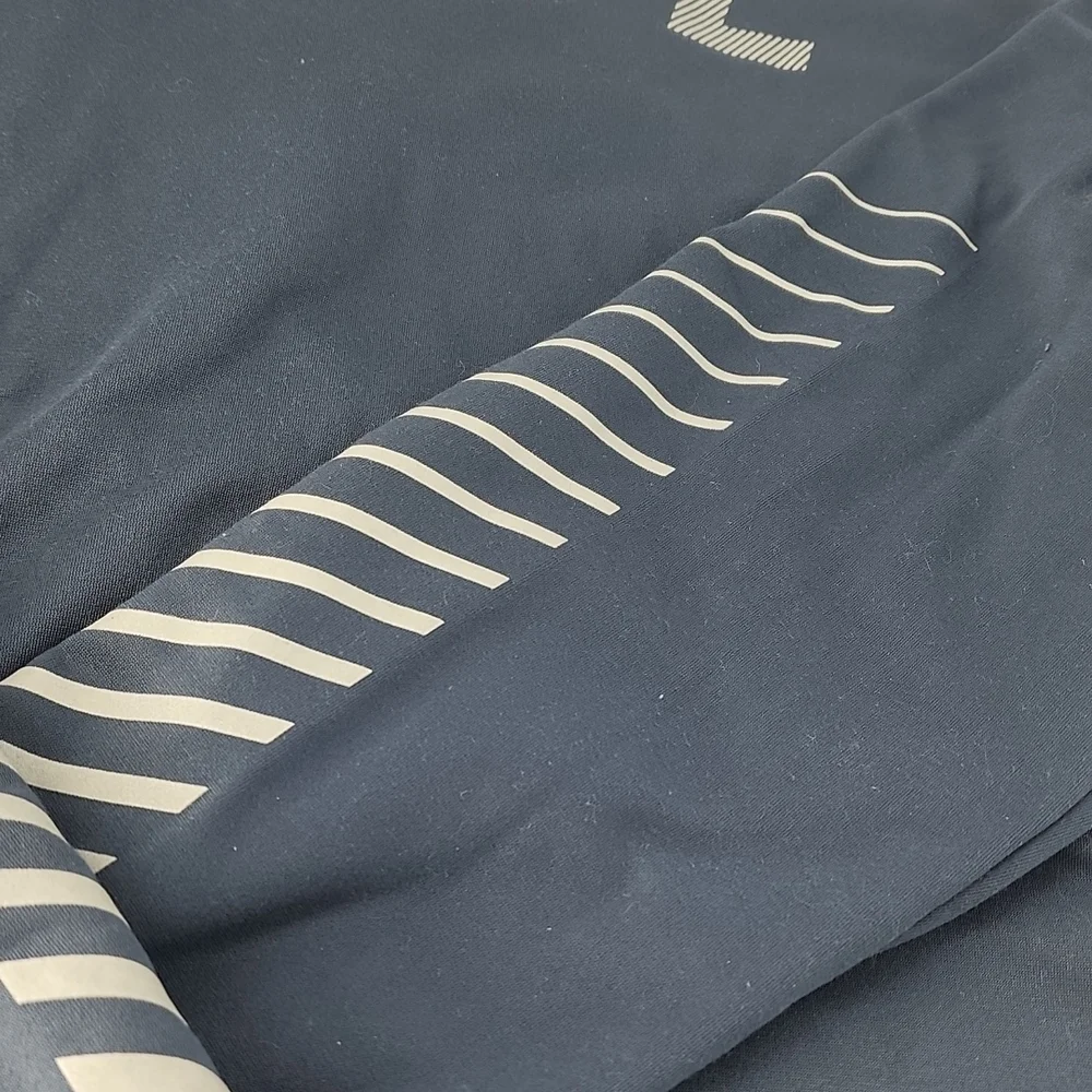 Nike Dri Fit Hooded Long Sleeve Shirt Running Small - Picture 4 of 9